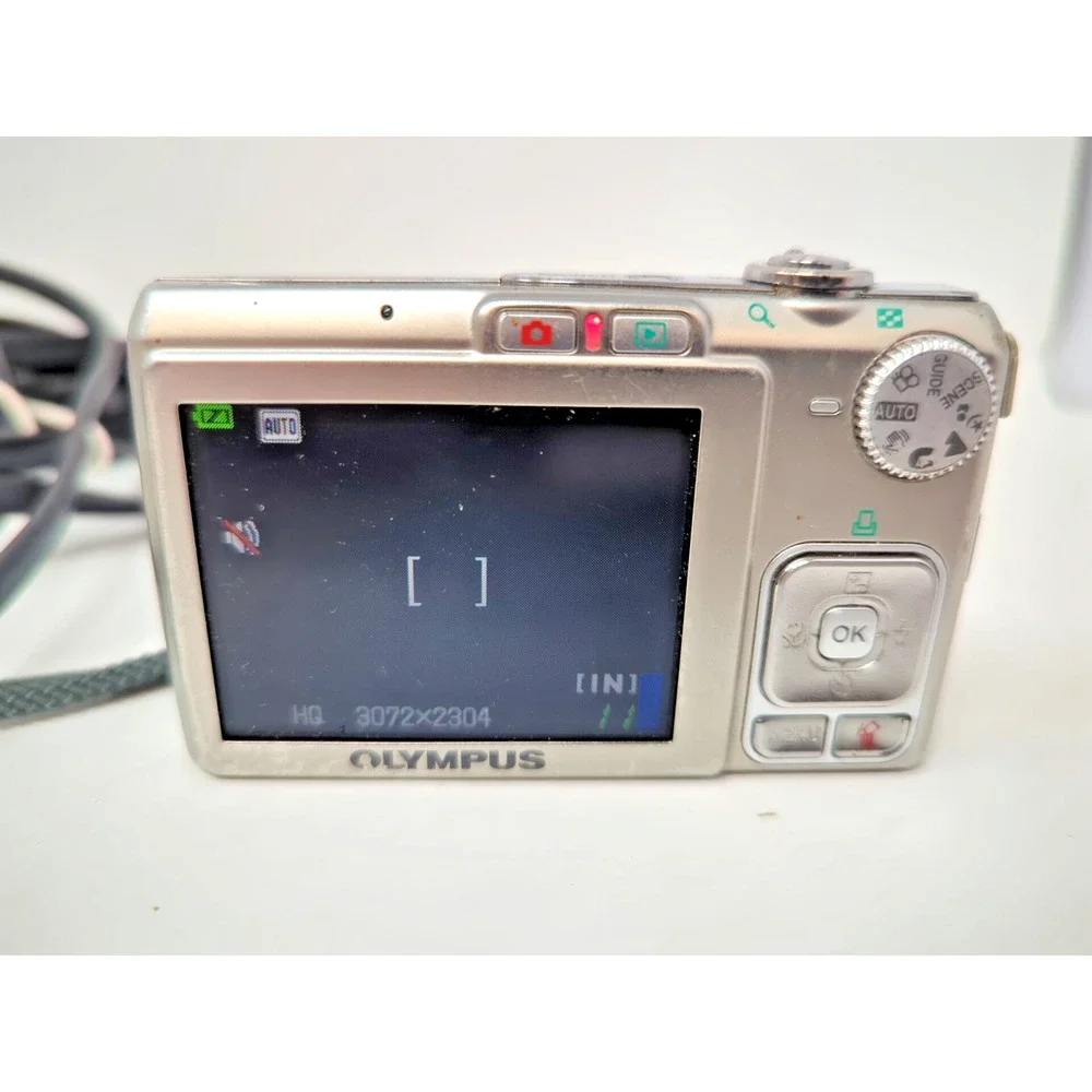Olympus FE-230 7.1 MP Digital Camera - Silver Compact PARTS OR REPAIR battery